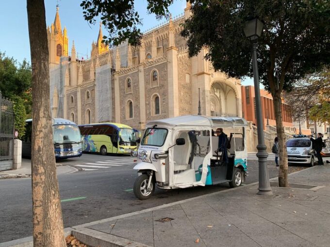 Madrid: Make Your Own 60 Minutes Tuk Tuk Tour - Cancellation and Payment Details