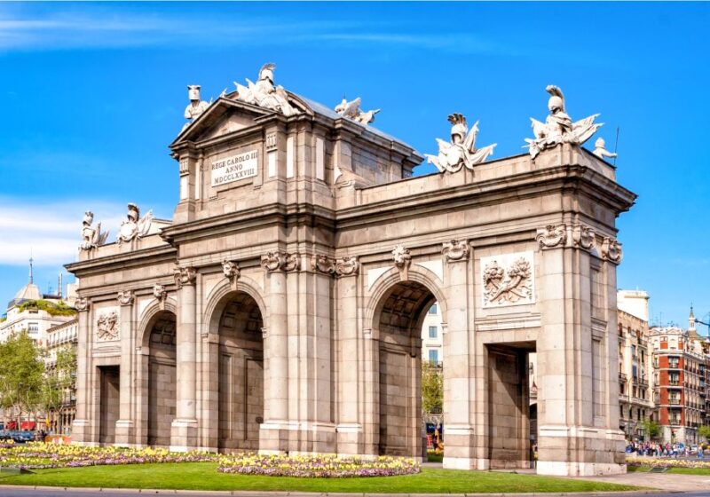 Madrid: Must-See Landmarks & Attractions Self-Guided Tour - Key Points