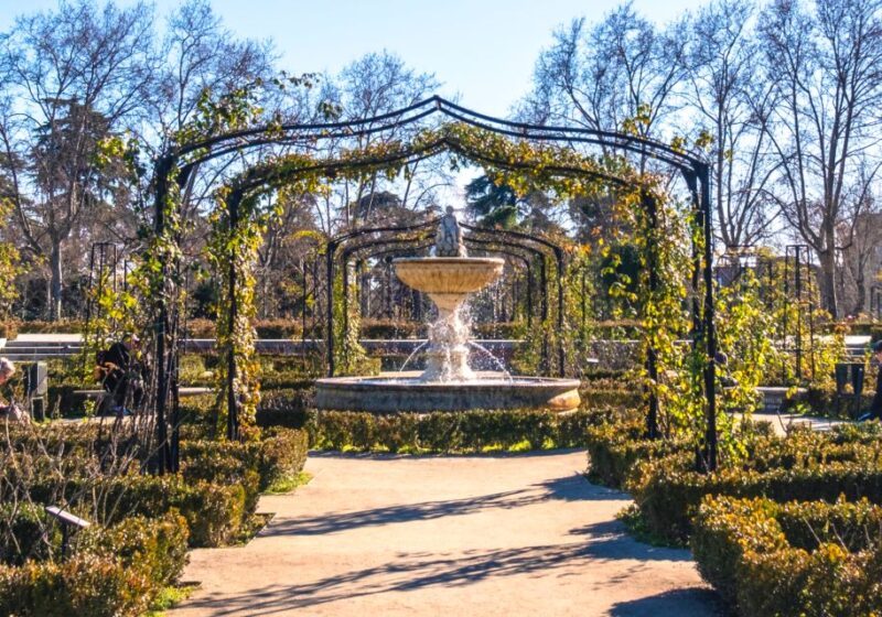 Madrid: Must-See Landmarks & Attractions Self-Guided Tour - Tour Features