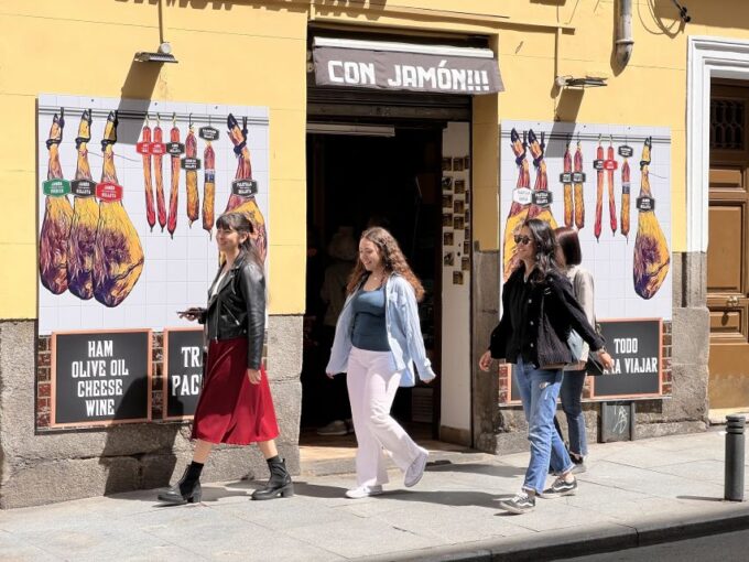 Madrid: Old Town Walking Tour and Flamenco Show - Frequently Asked Questions