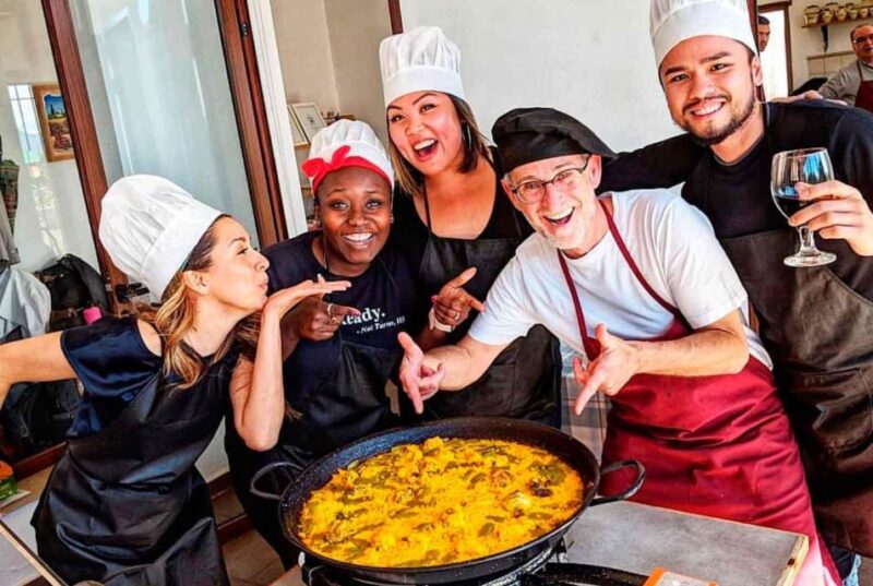 Madrid: Paella and Sangria Workshop in the City Center - Key Points