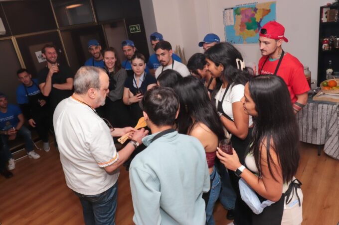 Madrid: Paella and Sangria Workshop in the City Center - Booking and Availability Details
