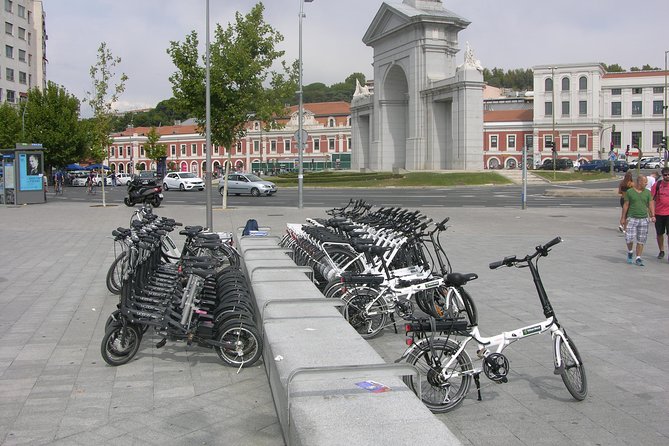 Madrid Parks Bike or E-Bike Tour: Riverside & Casa De Campo - Tour Overview