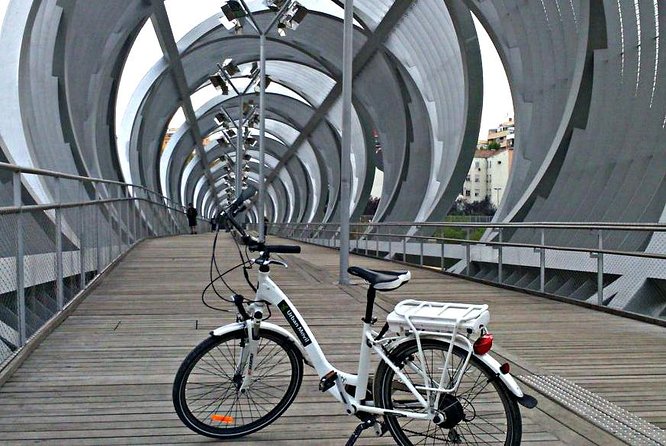 Madrid Parks Bike or E-Bike Tour: Riverside & Casa De Campo - Tour Highlights