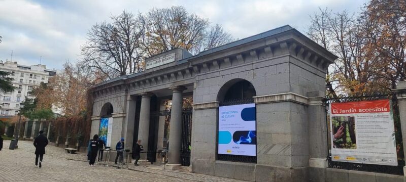 Madrid: Prado Museum Guided Tour Small Group - Getting to the Meeting Point