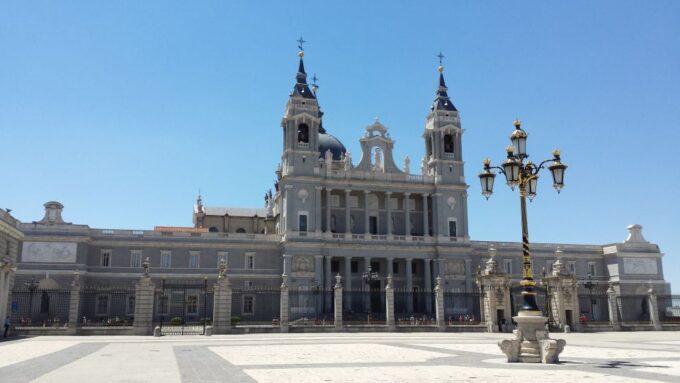 Madrid: Private 3-Hour Tour - Pickup From Accommodation (Optional)
