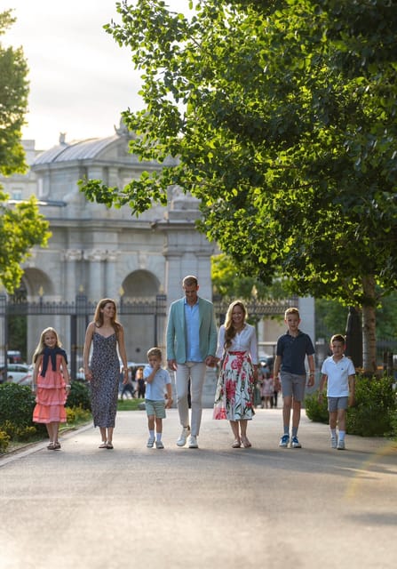 Madrid: Private Photo Tour With a Professional Photographer - Meeting Point and Accessibility