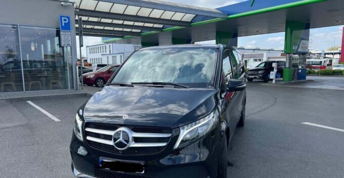 Madrid : Private Transfer for Arrival and Departure - Seamless Travel Experience