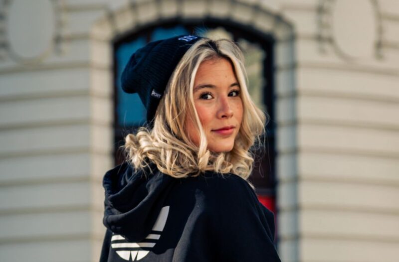 Madrid: Professional Photoshoot at the Royal Palace - Meeting Point