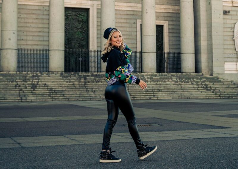 Madrid: Professional Photoshoot at the Royal Palace - Pricing and Booking Details