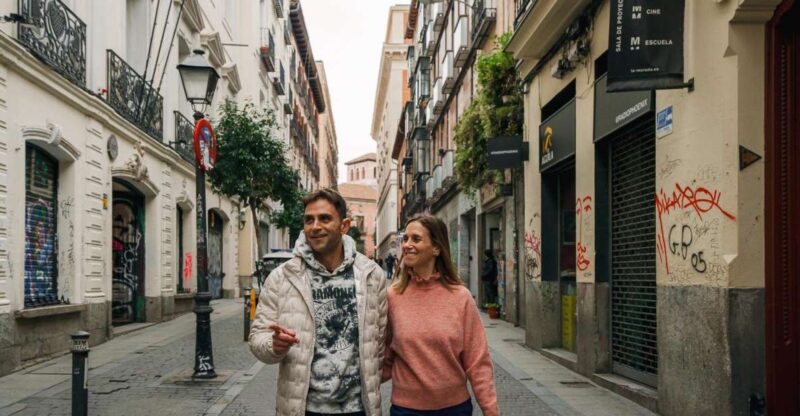 Madrid: Proposal Photoshoot for Couples - Capturing the Essence