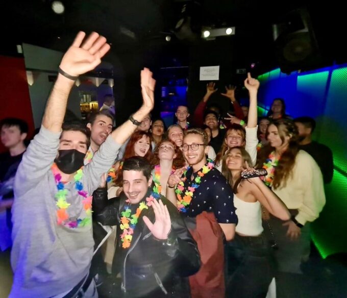 Madrid: PUBCRAWL Bar Route and Party in Madrid - Duration and Languages Offered