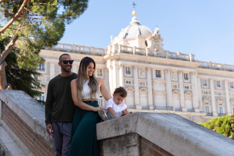 Madrid: Romantic Photoshoot for Couples - Meeting Point and Itinerary