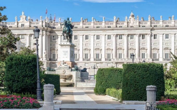 Madrid: Royal Palace and Royal Gardens. Guided Visit and Priority Access. - Meeting Point and Directions