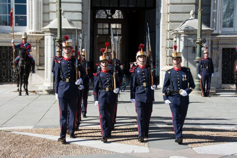 Madrid: Royal Palace Guided Tour With Skip-The-Line Entry - Meeting Point and Important Information
