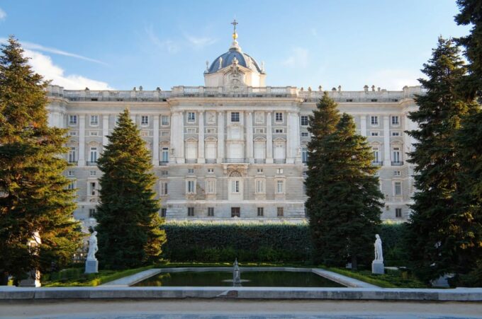 Madrid: Royal Palace Guided Tour With Skip-The-Line Entry - Admire Goya and Velázquez Artwork