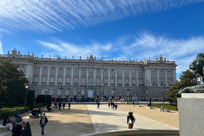 Madrid: Royal Palace Guided Tour With Skip the Line Ticket - Challenges and Critiques