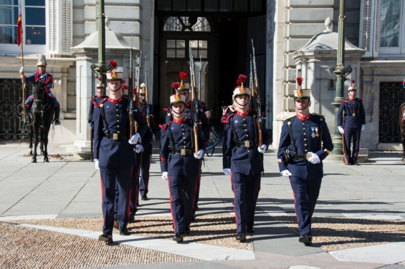 Madrid: Royal Palace Monolingual Guided Tour - Tour Duration and Schedule