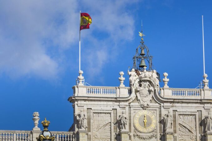 Madrid: Royal Palace Monolingual Guided Tour - Visiting the Royal Chapel