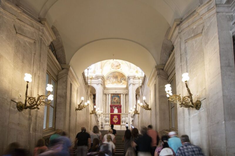 Madrid: Royal Palace Tour, Flamenco Show, & Tapas With Drink - Whats Included in Tour