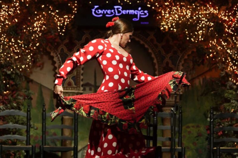 Madrid: Royal Palace Tour, Flamenco Show, & Tapas With Drink - Recommended Attire
