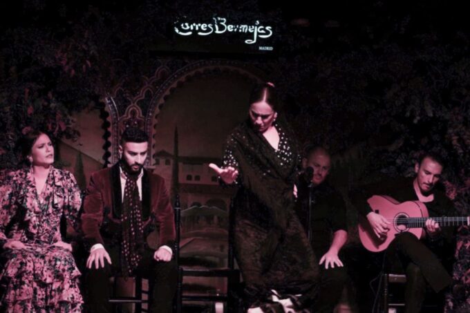 Madrid: Royal Palace Tour, Flamenco Show, & Tapas With Drink - Frequently Asked Questions