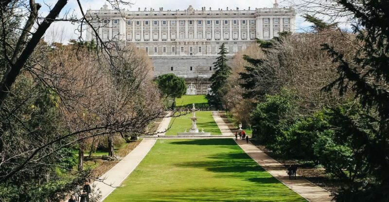 Madrid: Royal Palace Tour - Experience Highlights