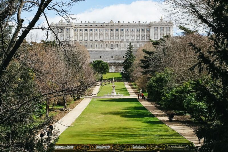 Madrid: Royal Palace Tour - Meeting Point
