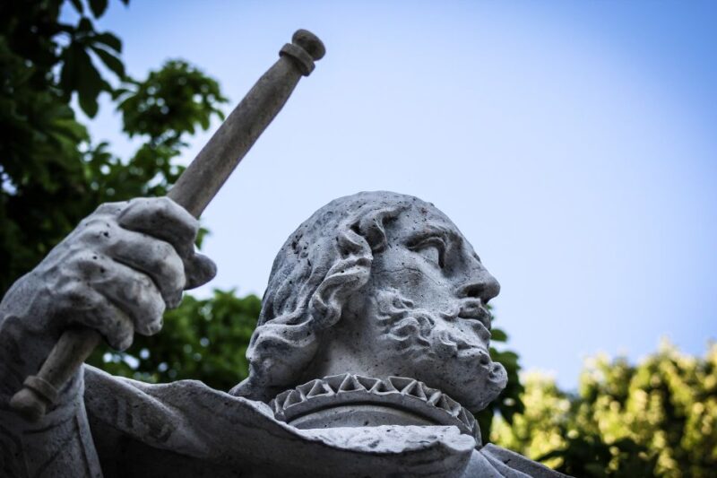Madrid: Secrets of Retiro Park 2-Hour Walking Tour - Park Highlights