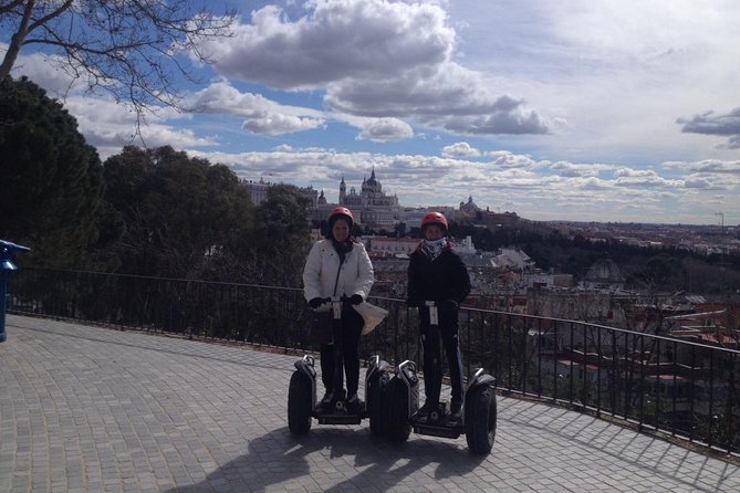 Madrid Segway: 2h Casa Campo Off Road Tour - Guide Expertise