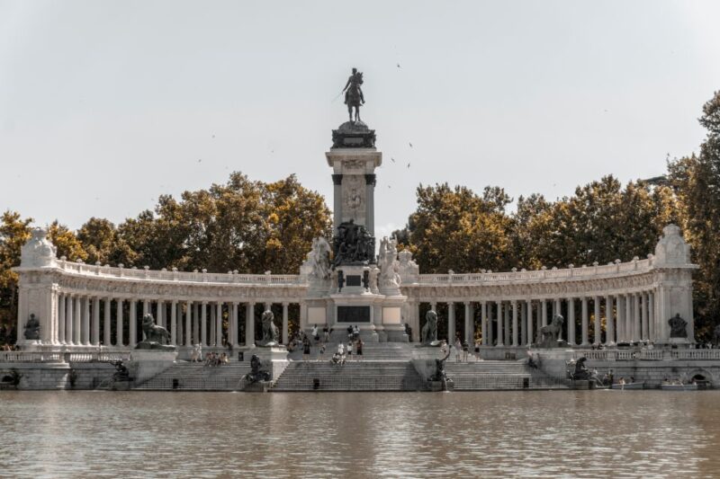 Madrid: Self-Guided Audio Walking Tour & Sightseeing - Highlights and Landmarks