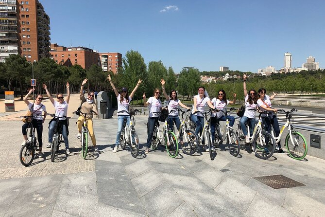 Madrid Sightseeing Electric Bike Tour - Group Size Capacity