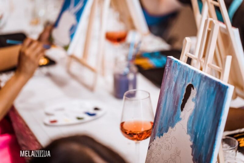 Madrid: Sip&Paint Workshop - Guided Instruction