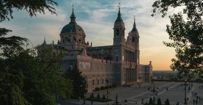 Madrid: Sunset Walking Tour With Optional Flamenco Show - Starting Location Options