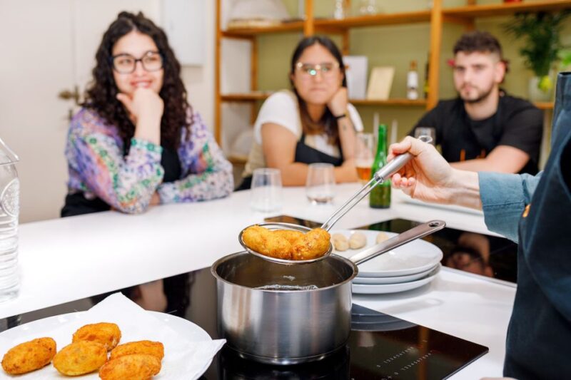Madrid: Tapas Cooking Class at a Private Local Eatery - Group Size and Prerequisites