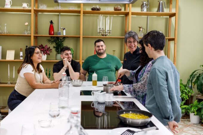 Madrid: Tapas Cooking Class at a Private Local Eatery - Getting to the Eatery