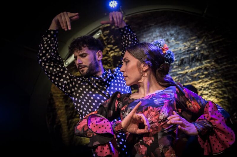 Madrid: the Cueva De Lola Flamenco Show Tickets With Drink - Authentic Atmosphere at the 17th-Century Cave Venue