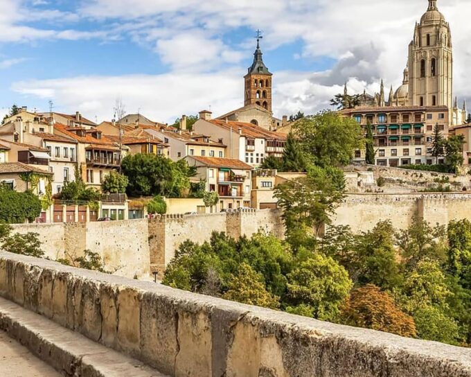 Madrid to Segovia and Toledo: Alcazar Access - Transportation Details