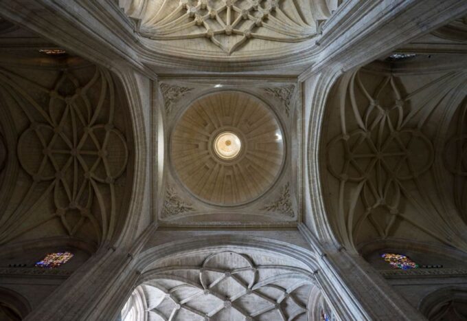 Madrid: Toledo and Segovia Tour With Alcazar and Monuments - Discover the Imperial City