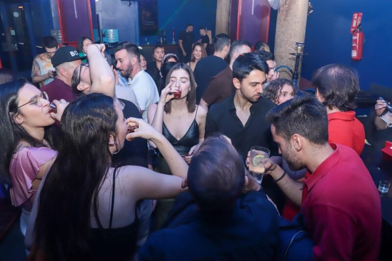 Madrid: Top Pub-Crawl With Drinks and Nightclub Entry - Customer Reviews and Ratings