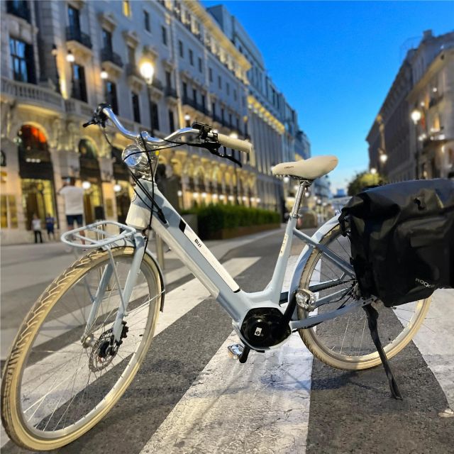 Madrid: Vintage Bike Rental With Tourist Map - Experience and Itinerary