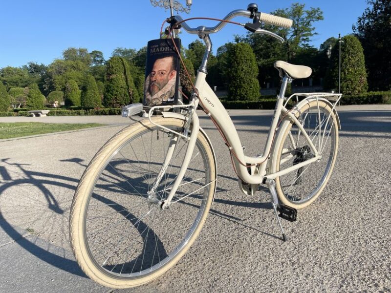 Madrid: Vintage Bike Rental With Tourist Map - Booking and Reservations