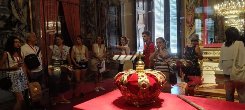 Madrid: Visit to the Royal Palace & Walking Tour of the City - Artistic Highlights of the Palace