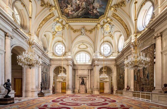 Madrid: Visit to the Royal Palace & Walking Tour of the City - Walking Tour of Central Madrid