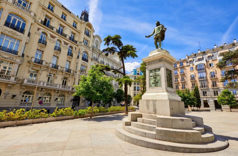 Madrid: Walking Tour of the Barrio De Las Letras and Madrid De Los Austrias - Cultural and Historical Insights
