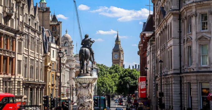Madrid: Welcome to Madrid Guided Walking Tour in English - Architectural Styles and Landmarks