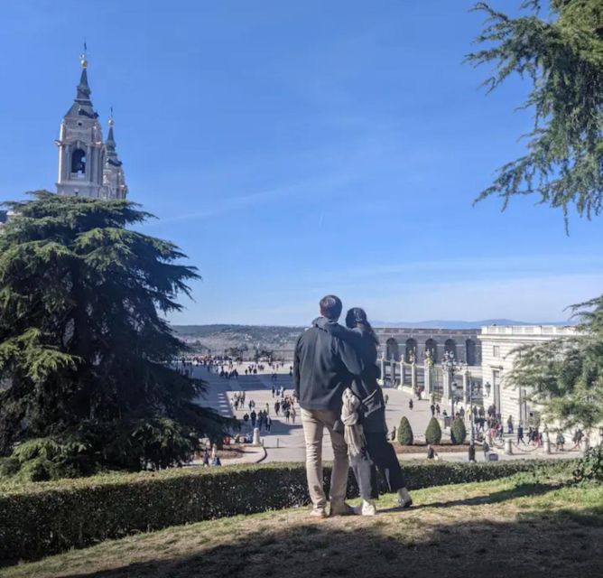 Madrid: Welcome to Madrid Guided Walking Tour - Key Points