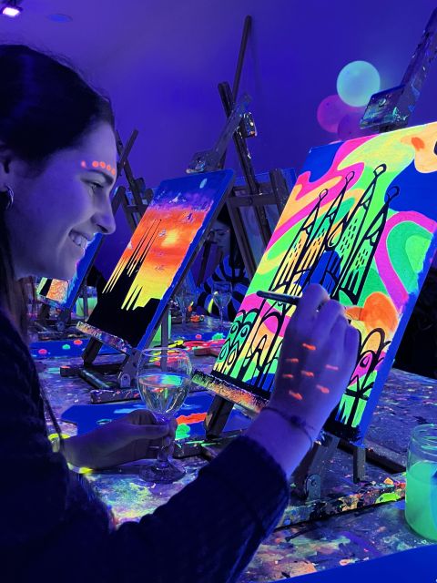 Madrid: Wine Gogh Glow Academy Paint and Sip Classes - Booking and Reservation Details