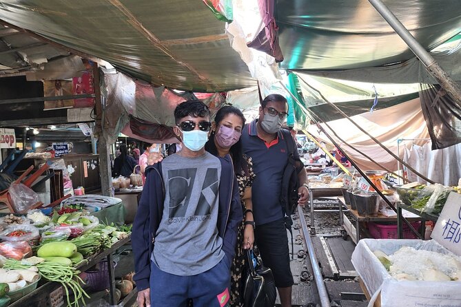 Mae Klong Railway, Amphawa Floating Market Day Tour From Bangkok - Customer Reviews