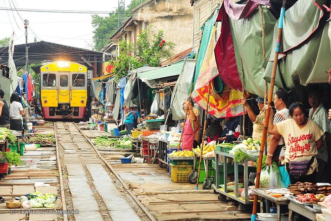 Maeklong Railway Market & Damnoensaduak Floating Market Join Tour - Customer Reviews